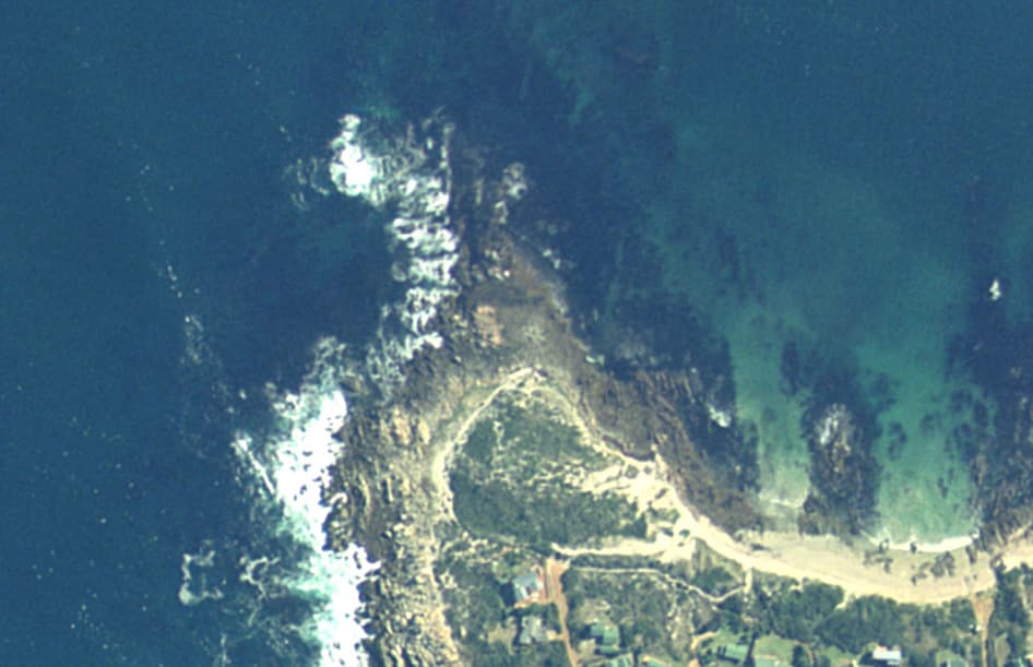 Rooi-els Point — Wikimedia Commons | License: CC-BY-SA-3.0 | Source: http://commons.wikimedia.org/wiki/Special:FilePath/Rooi-els%20Point%20Aerial.jpg